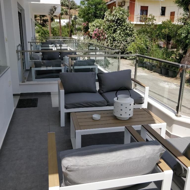 A balcony or terrace at Nea Stira Studios Kondilia