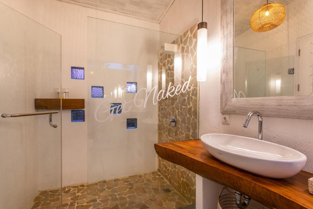 PinkPrivate Sanur - for Cool Adults Only - Villa