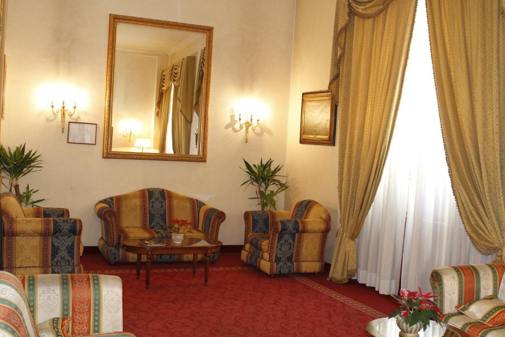 Posezení v ubytování Hotel Pace Helvezia