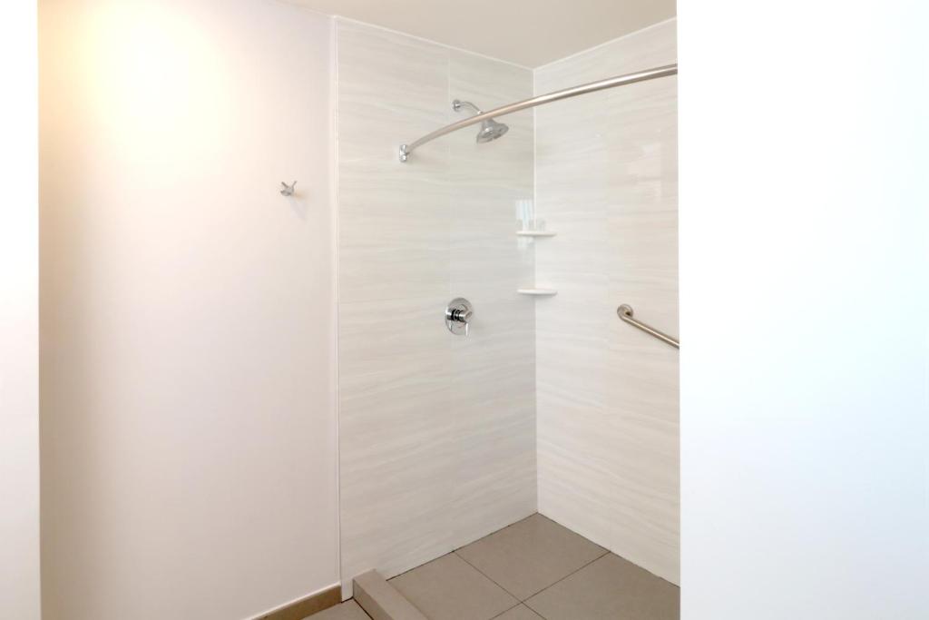 Holiday Inn Express Hotel & Suites Hermosillo by IHG - Standard King Room