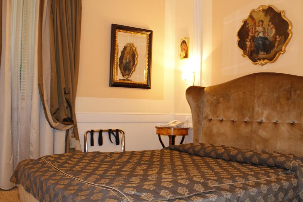 Boutique Hotel Trevi - Resim 13