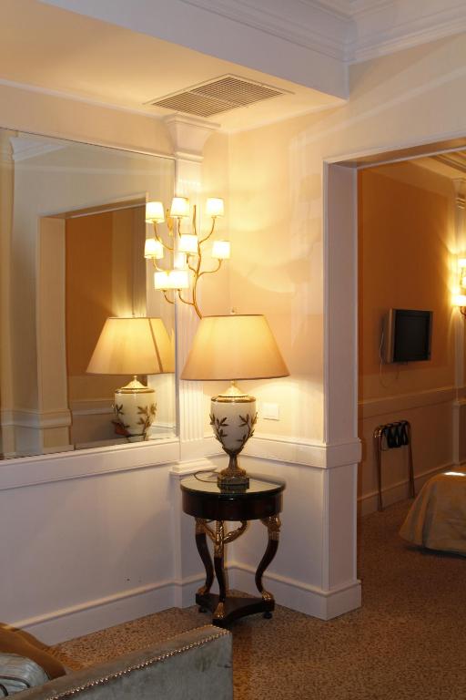 Boutique Hotel Trevi - Resim 8