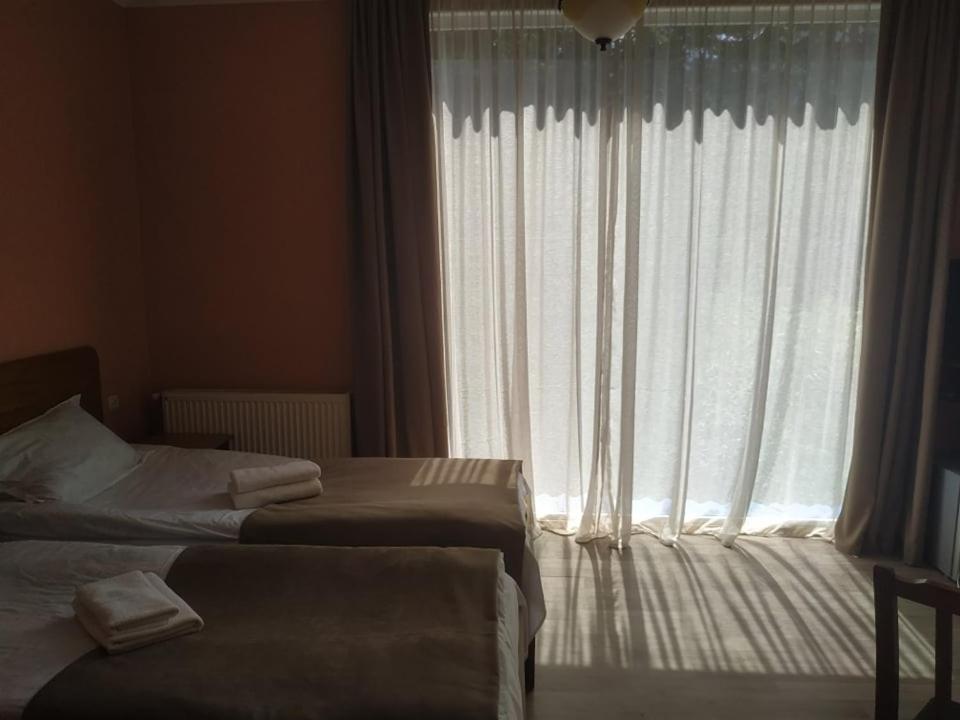 Nunisi – Photos 1