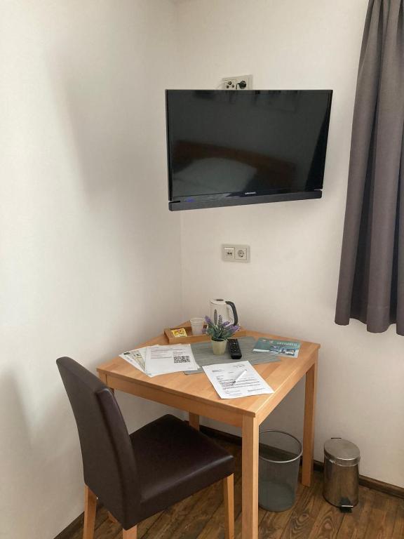 Pension Zur Alten Post - Single Room With Shared Bathroom