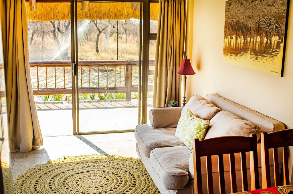 Istumisnurk majutusasutuses Tshikwalo Game Lodge