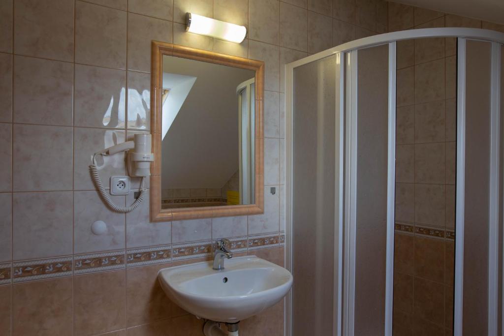 Koupelna v ubytování Penzion Štekrův Mlýn
