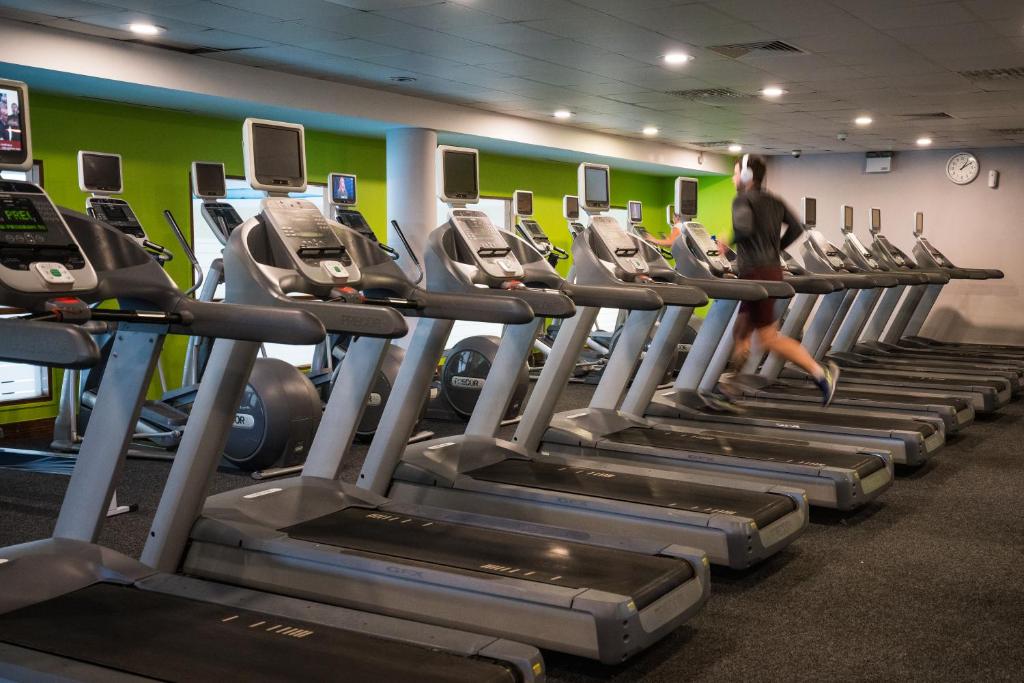 Fitness centrum a/nebo fitness zařízení v ubytování Athlone Springs Hotel