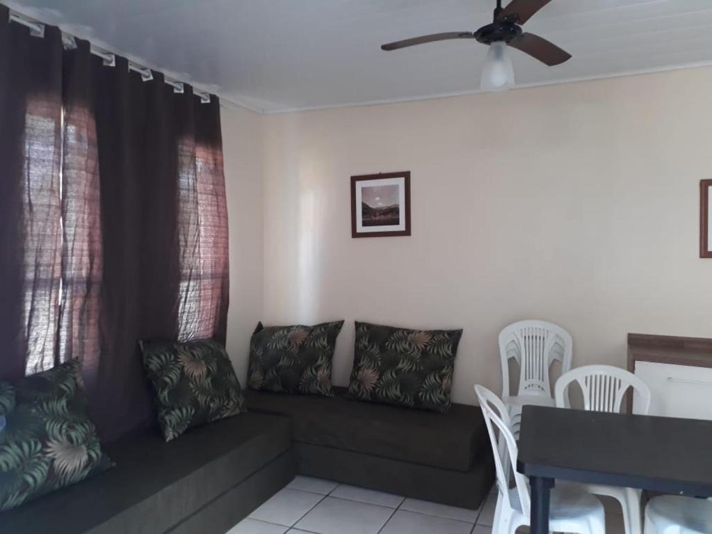  Casa Condomínio para até 8 pessoas 300m da praia