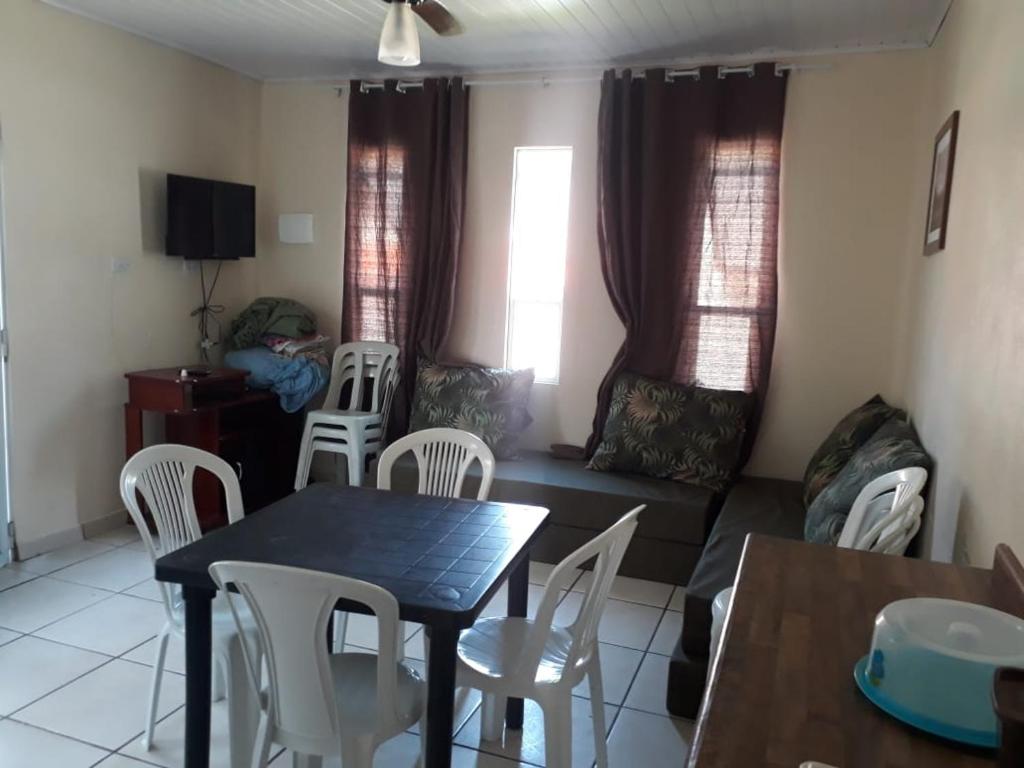  Casa Condomínio para até 8 pessoas 300m da praia