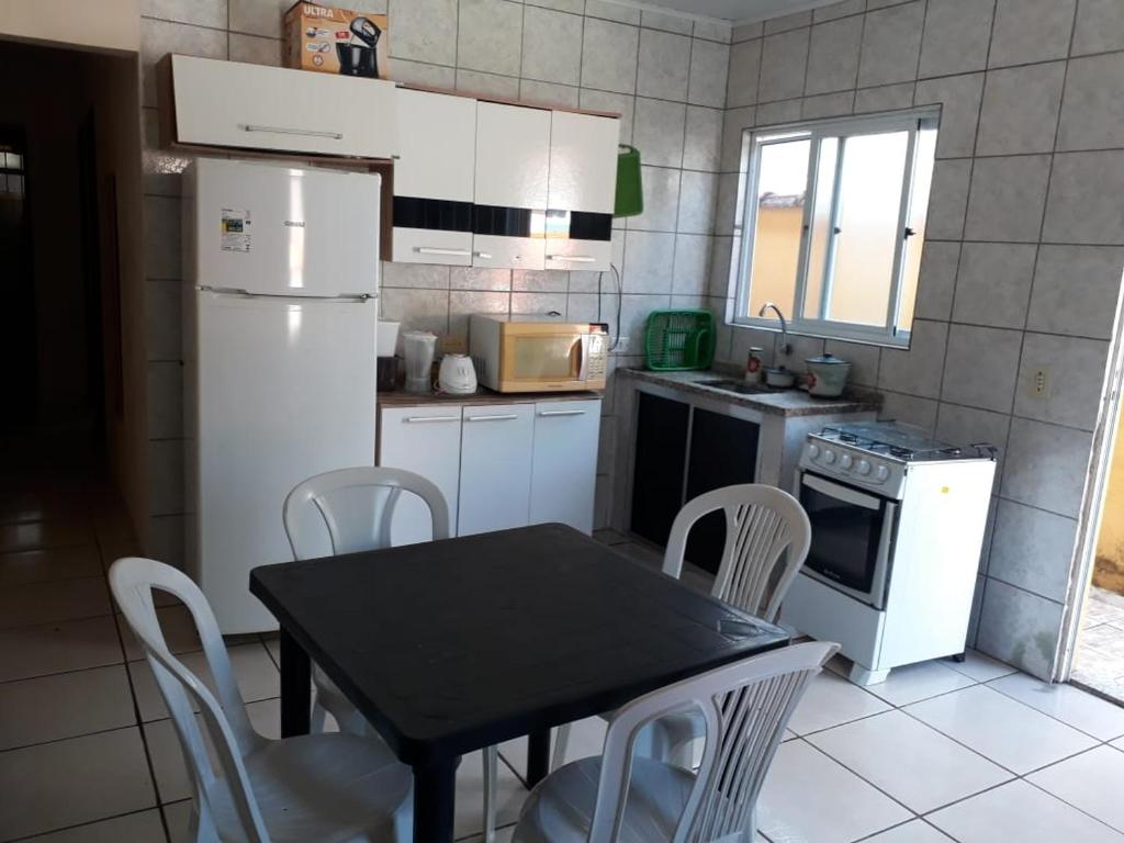  Casa Condomínio para até 8 pessoas 300m da praia