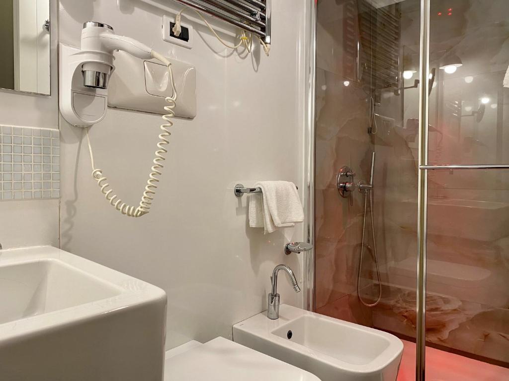 Hotel Il Guercino - Resim 23