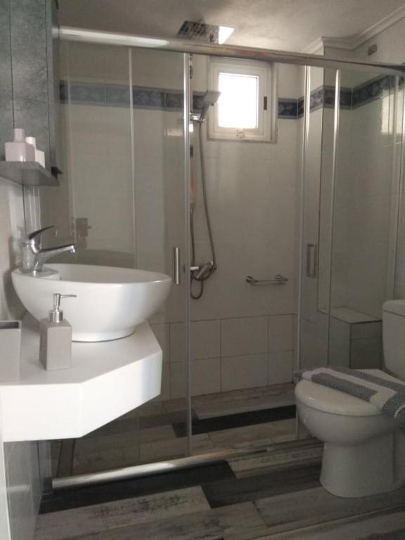 A bathroom at Maries Seaside Home