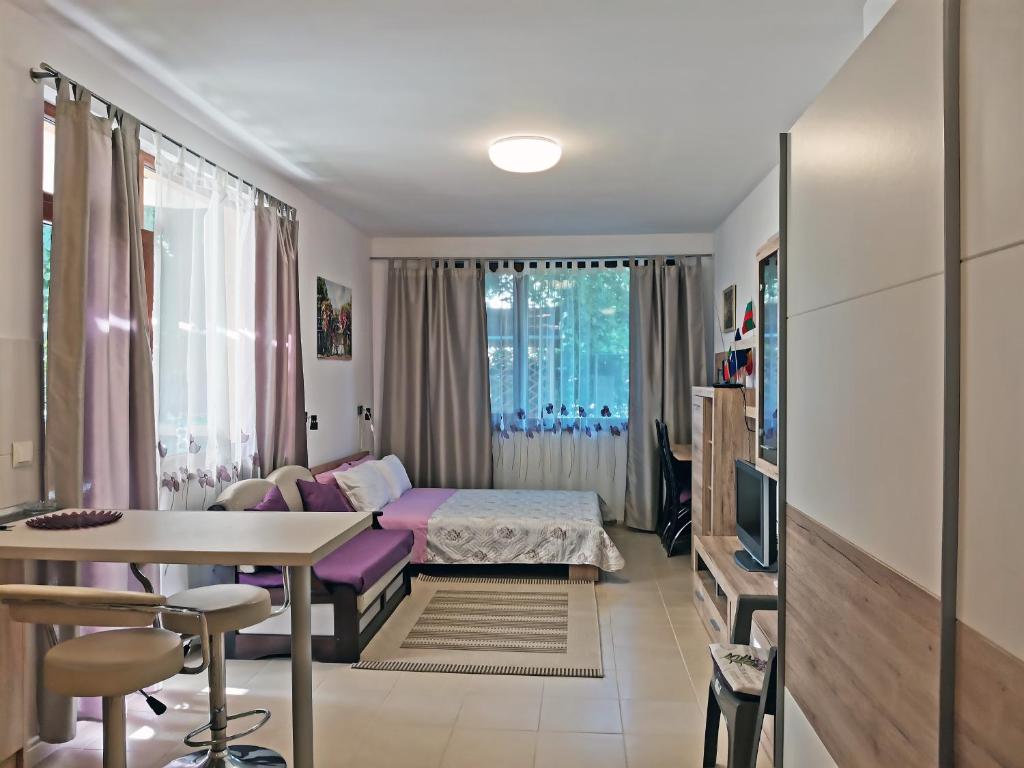 Gallery image of Светлая новая студия в Приморско in Primorsko