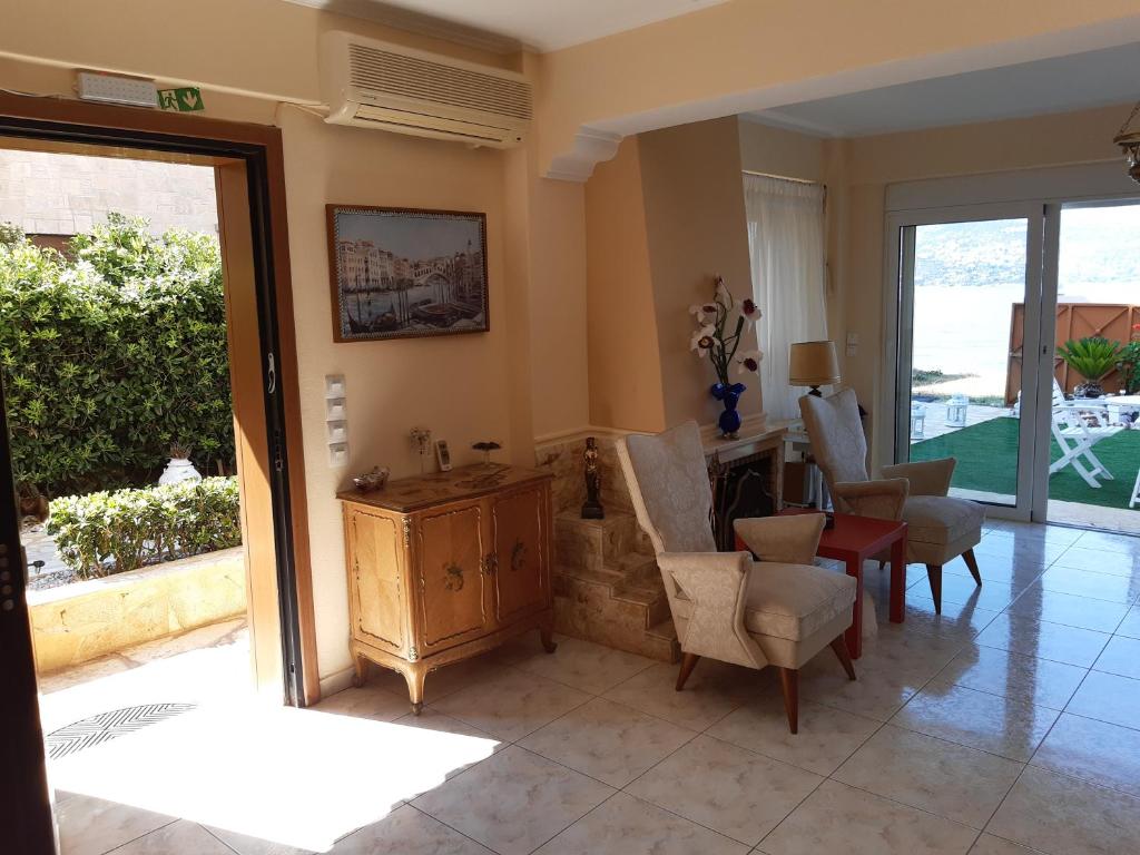 A seating area at Nana's philoxenia