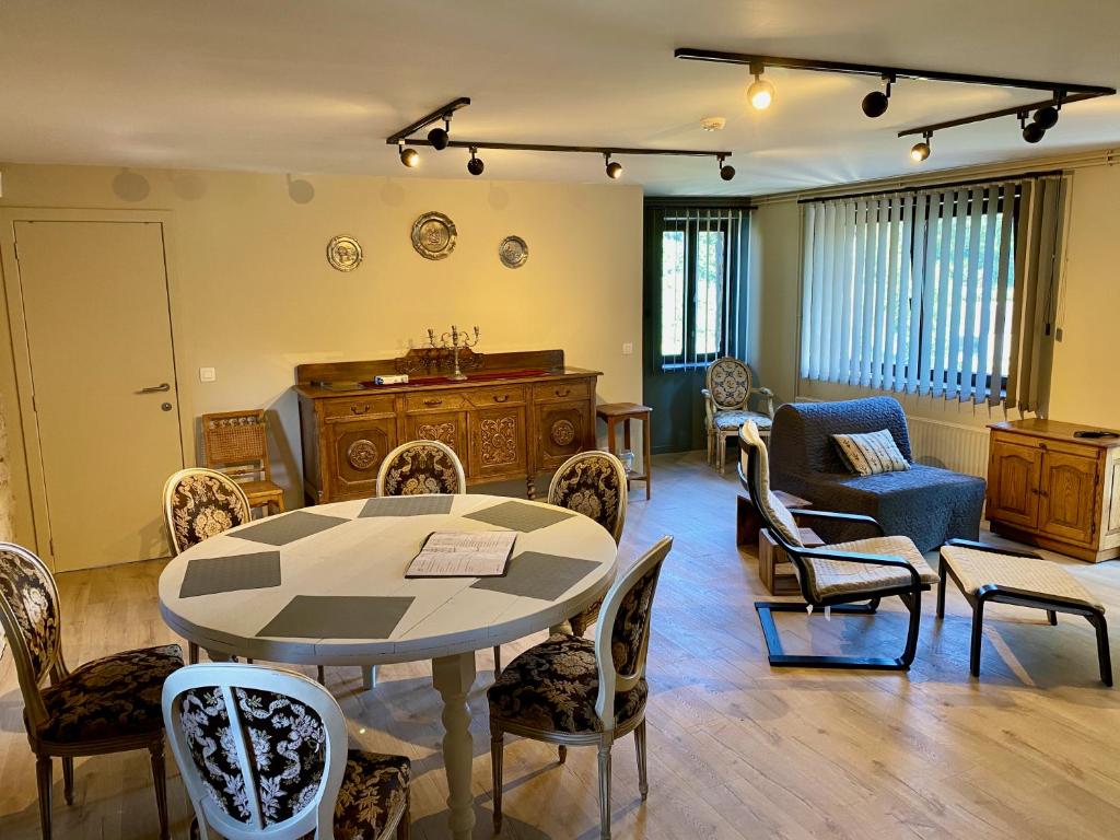 Châtelet de Barbençon - Appartement De Deux Chambres