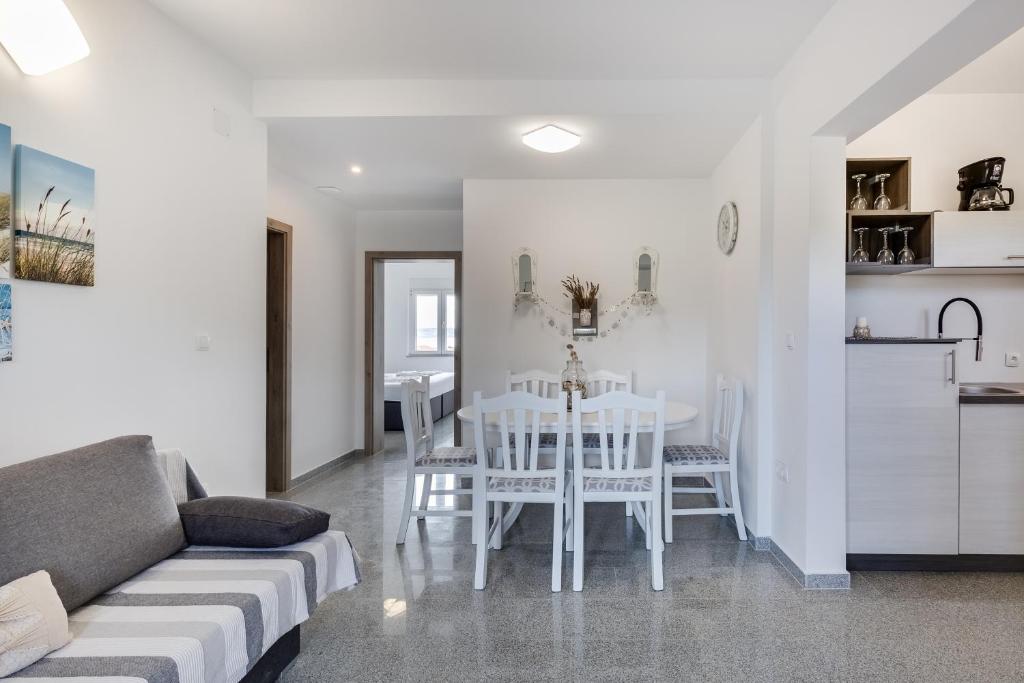 Kuchyň nebo kuchyňský kout v ubytování APARTMENT LanaTea ***SEA VIEW***