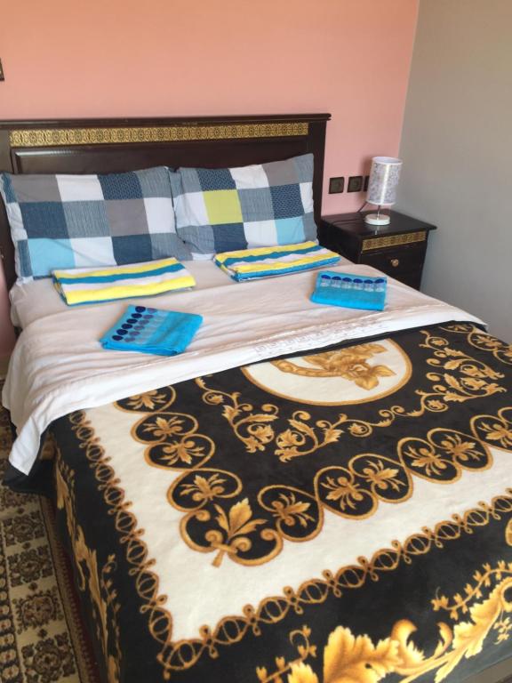 Una cama o camas en una habitación de TanjaLucia Hostel