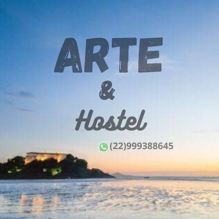 カボ・フリオにあるArte & Hostelのアート&ホステルという言葉を持つ海のイメージ