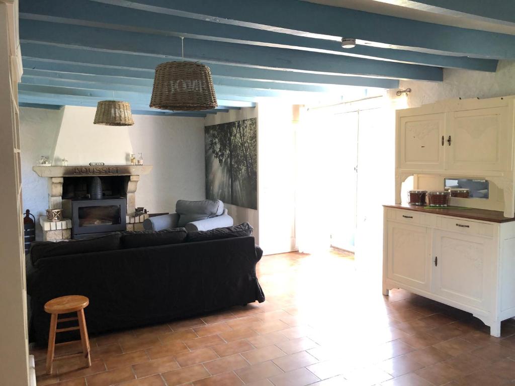 Kuchyň nebo kuchyňský kout v ubytování Maison Moulin Bousset
