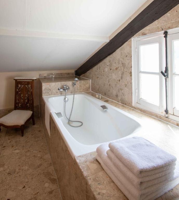 Les Pierres de Chevreuse - Deluxe Double Or Twin Room