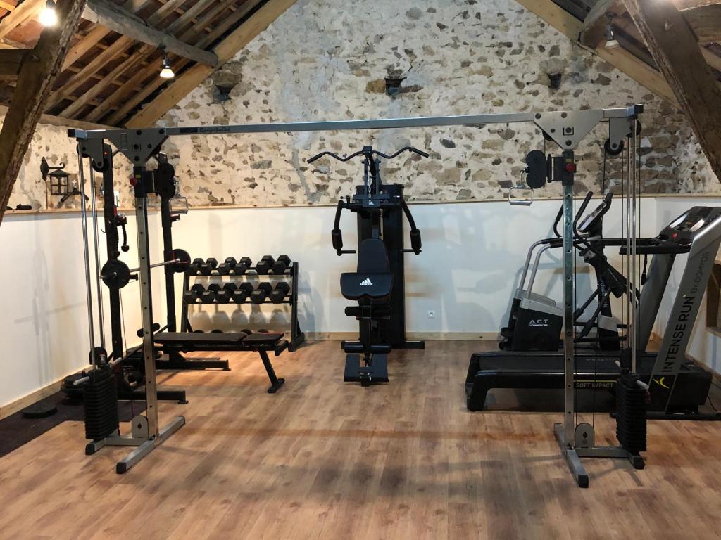 Fitness centrum a/nebo fitness zařízení v ubytování Maison Moulin Bousset