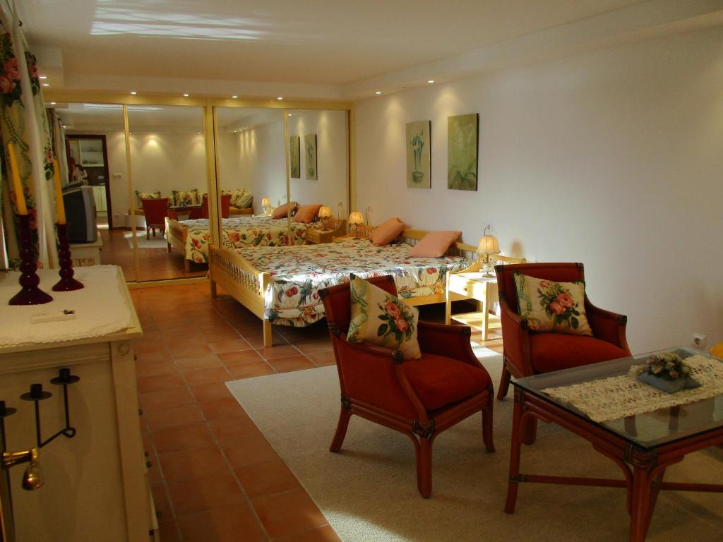 Posezení v ubytování 1. Meeresline Villa mit privat Pool