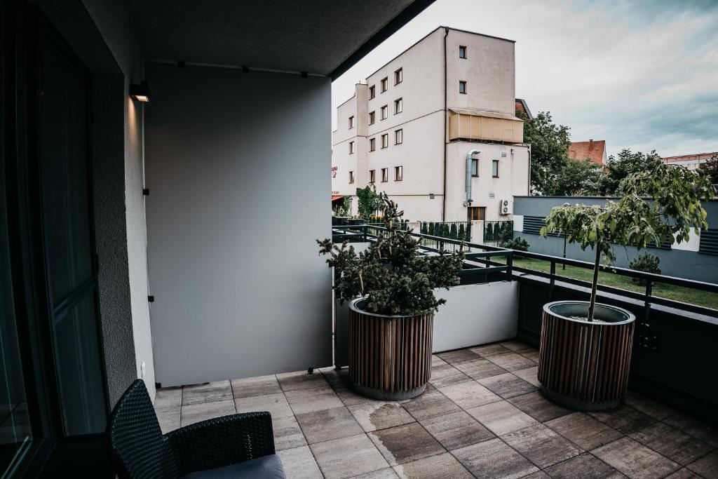 A balcony or terrace at AH Radnica II Free Parking