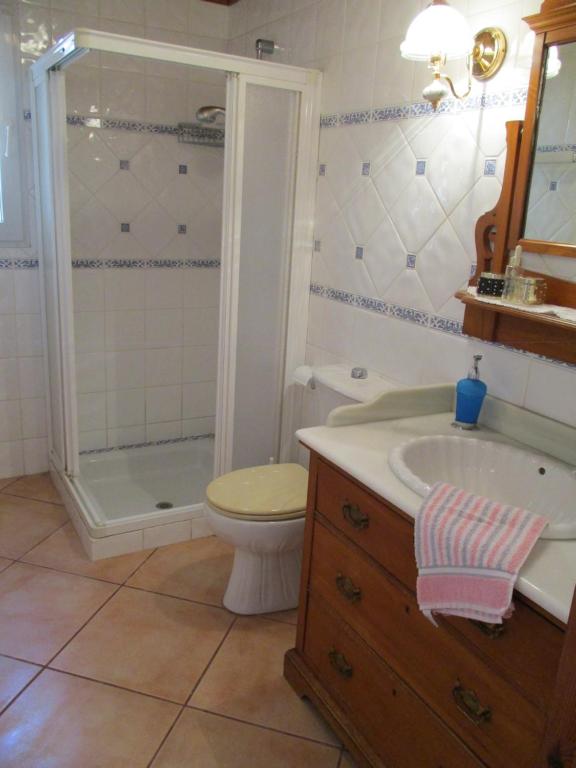 Koupelna v ubytování 1. Meeresline Villa mit privat Pool