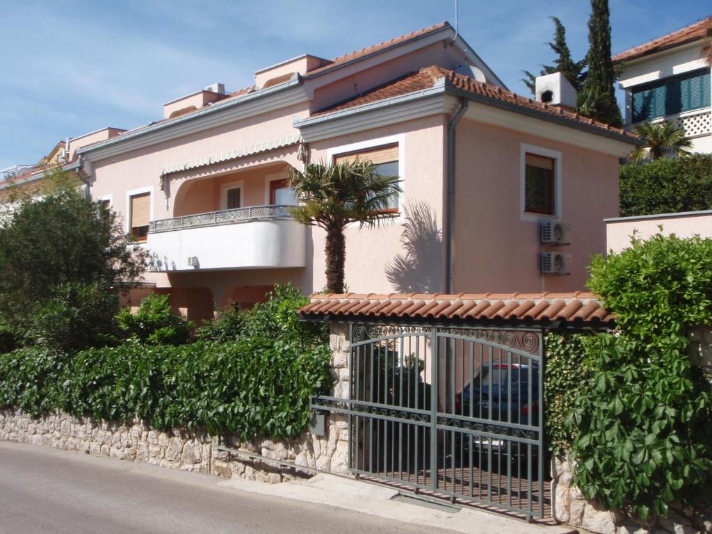 Budova, kde se apartmán nachází