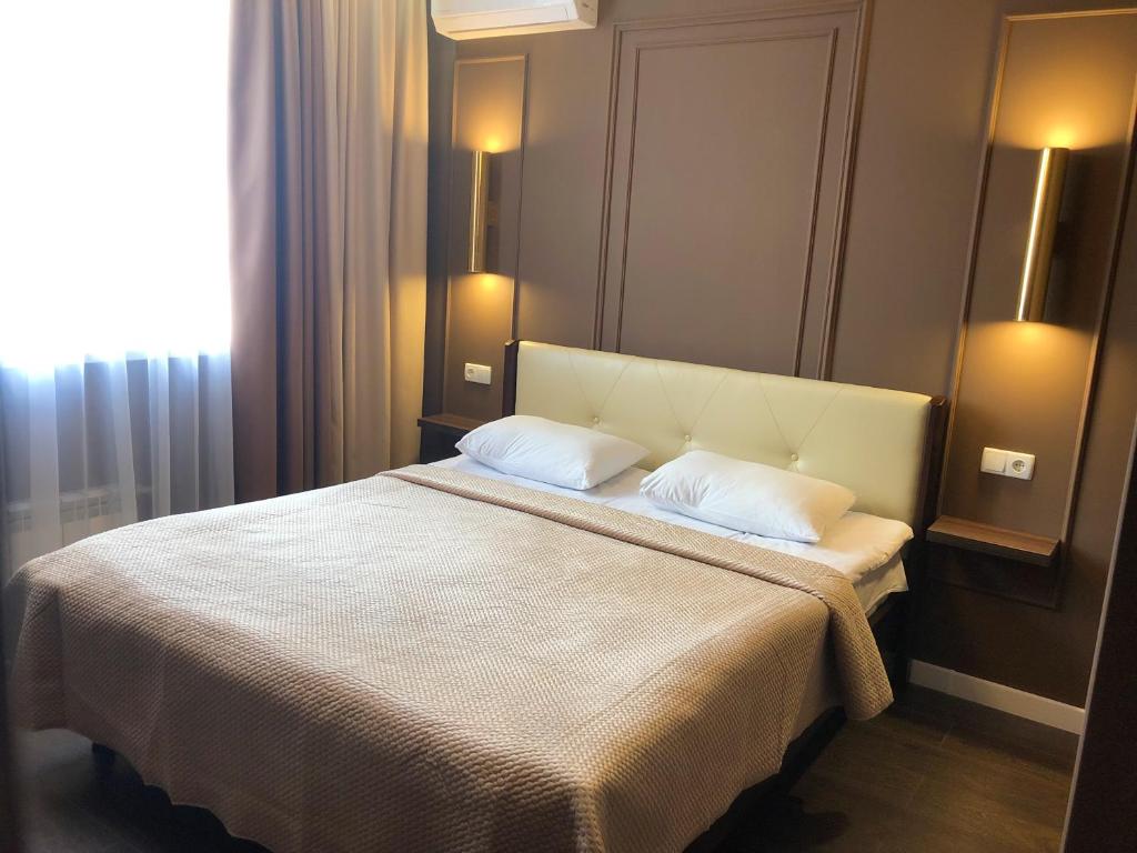 East Residence Gray - Deluxe Double Room