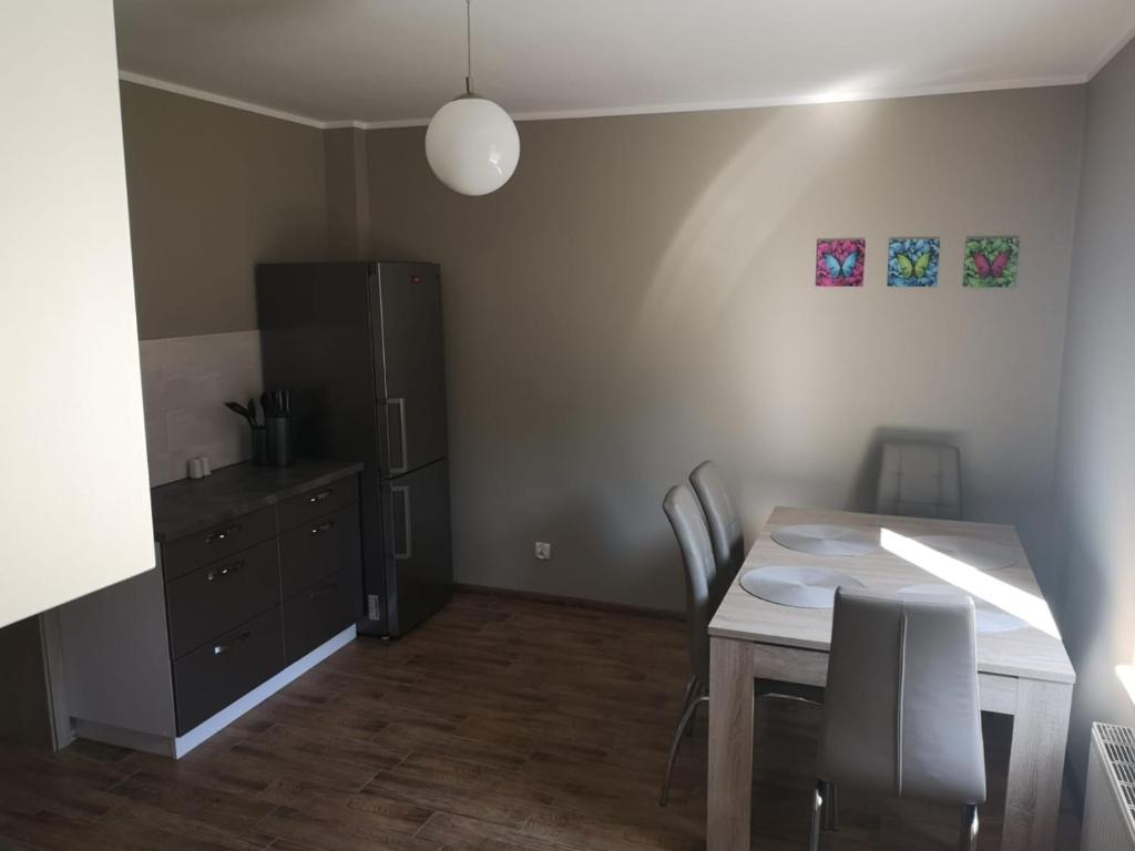 Samodzielne mieszkanie na parterze domu - Housity