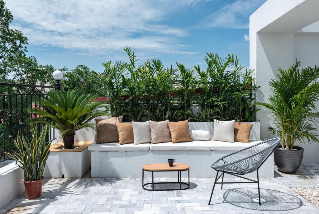 HARRY's RESIDENCE - The Old Quarter Rooftop Garden