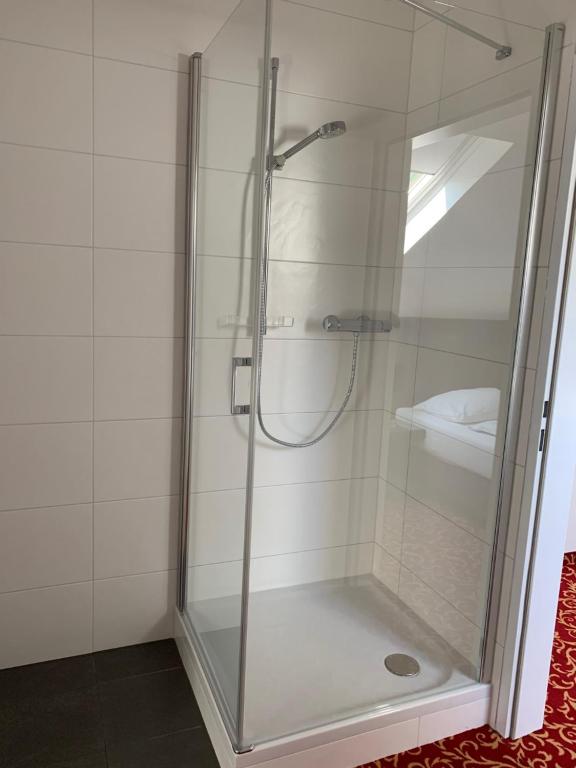 Koupelna v ubytování Pension Steinbichler - Apartments und Zimmer Check in 24-7