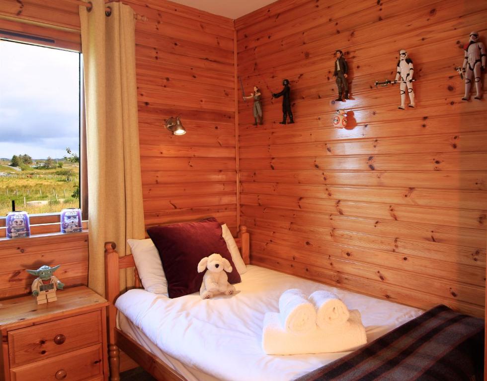 Postel nebo postele na pokoji v ubytování Reuben's Highland Retreat - Arisaig