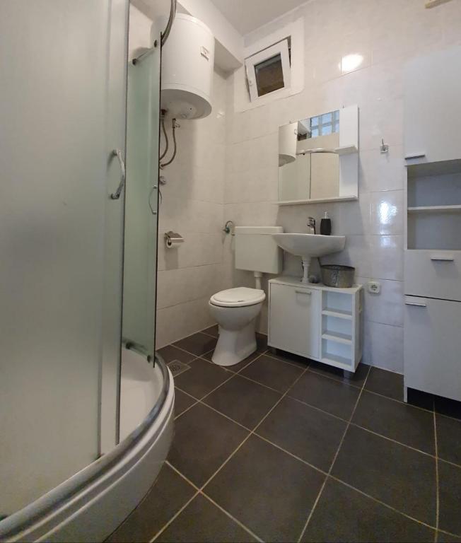 Koupelna v ubytování Apartments Kut