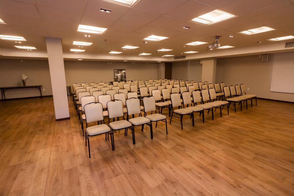  Kennedy Executive Hotel