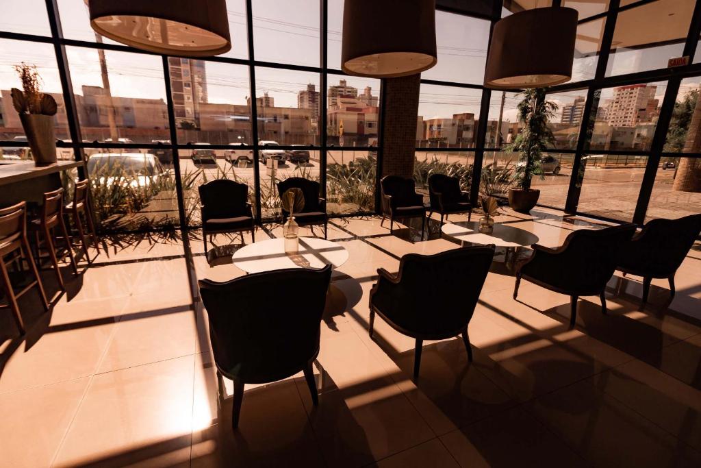  Kennedy Executive Hotel