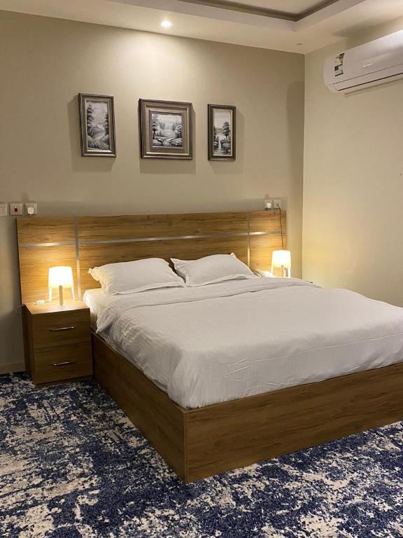 Lova Suites - Deluxe Queen Studio