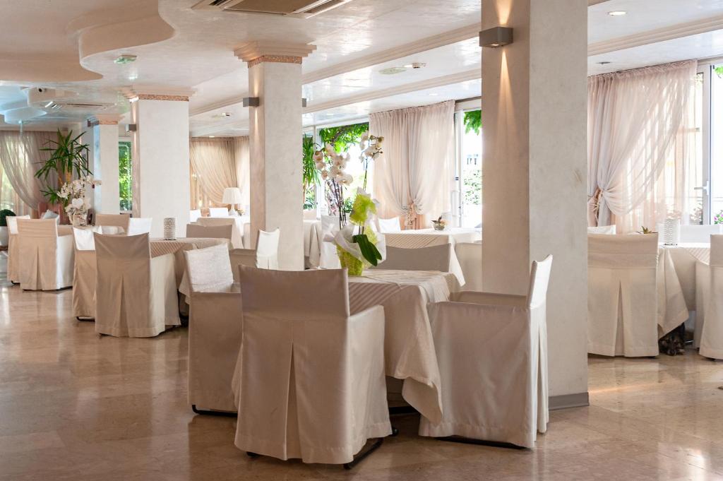 Restaurace v ubytování Hotel Mauritius Sentirsi come a Casa