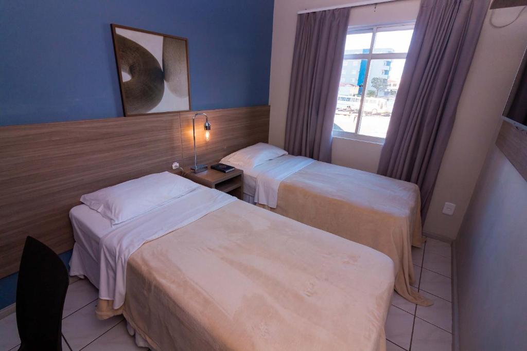 Kennedy Slim Hotel