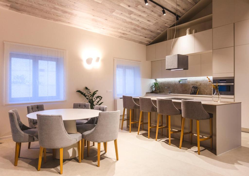 Balmis Plaza Apartments - 