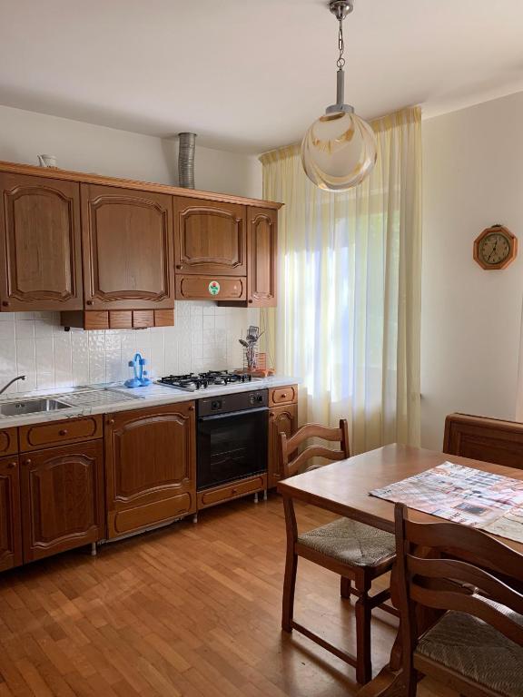 Kuchnia lub aneks kuchenny w obiekcie Pradileva