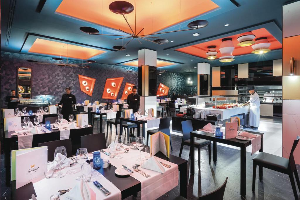 Restaurace v ubytování Hotel Riu Cabo Verde - Adults Only - All Inclusive