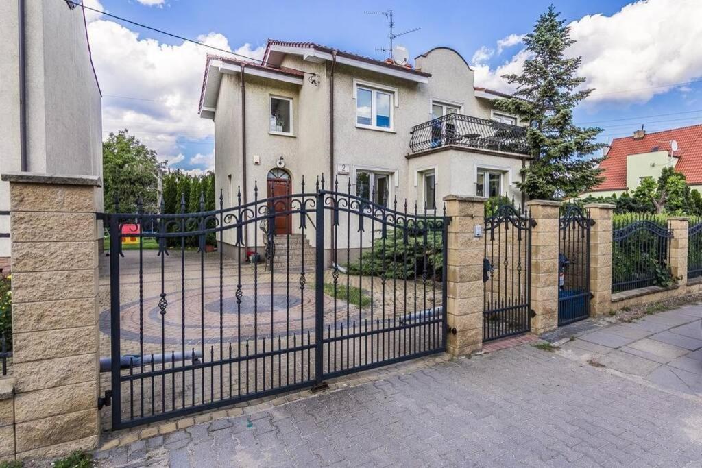 Budova, v ktorej sa dovolenkový dom nachádza