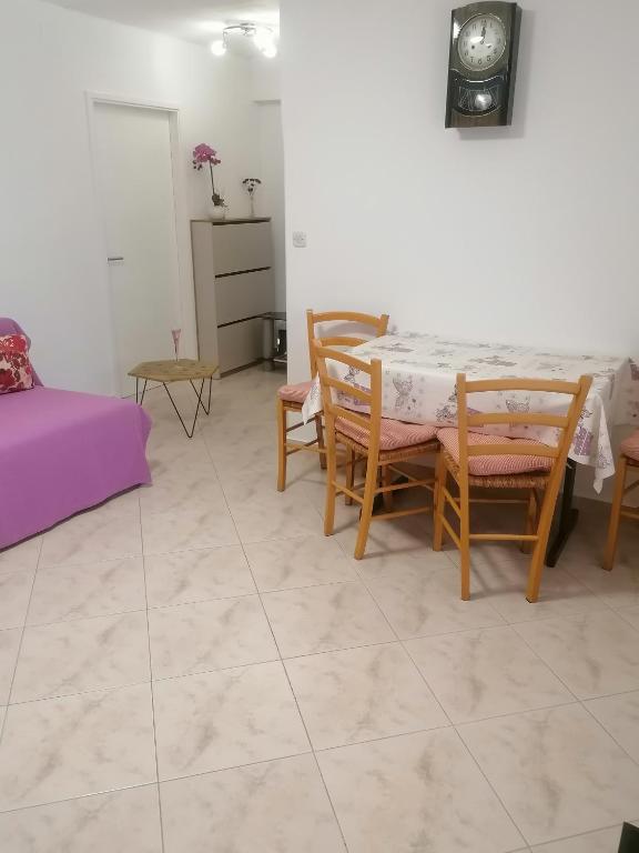 TV a/nebo společenská místnost v ubytování Apartment Maris
