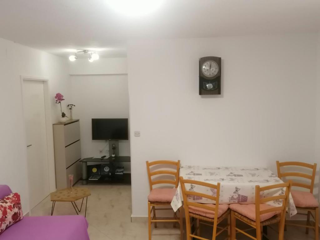 TV a/nebo společenská místnost v ubytování Apartment Maris