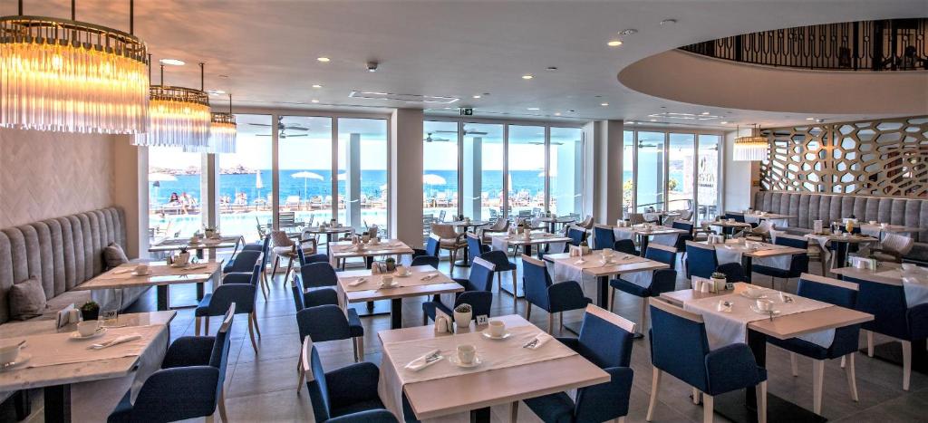 Royal Blue Hotel - Resim 5