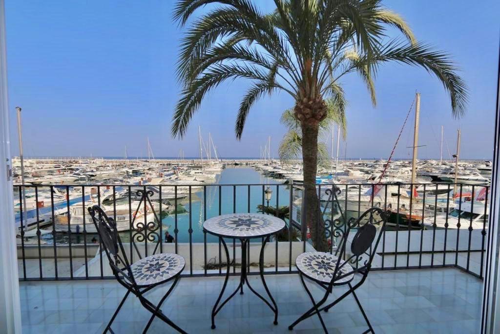 Balkón nebo terasa v ubytování First Line Puerto Banus Harbour, 3 bedroom Luxury Apartment, Marbella