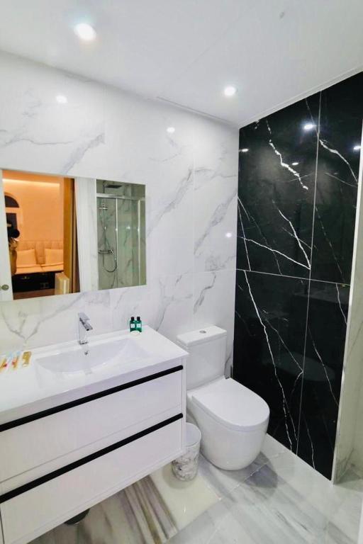 Koupelna v ubytování First Line Puerto Banus Harbour, 3 bedroom Luxury Apartment, Marbella