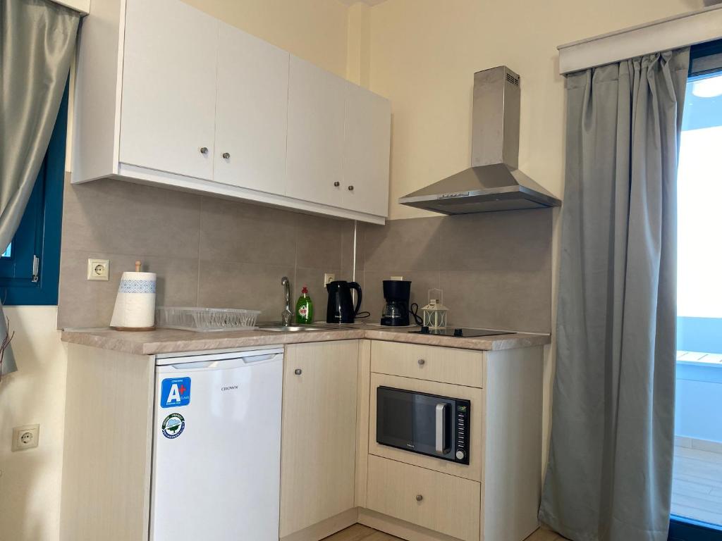 Küche/Küchenzeile in der Unterkunft Michail Suites Afiartis Karpathos